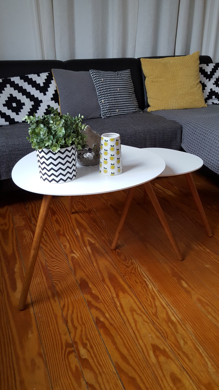 vase et tables gigognes