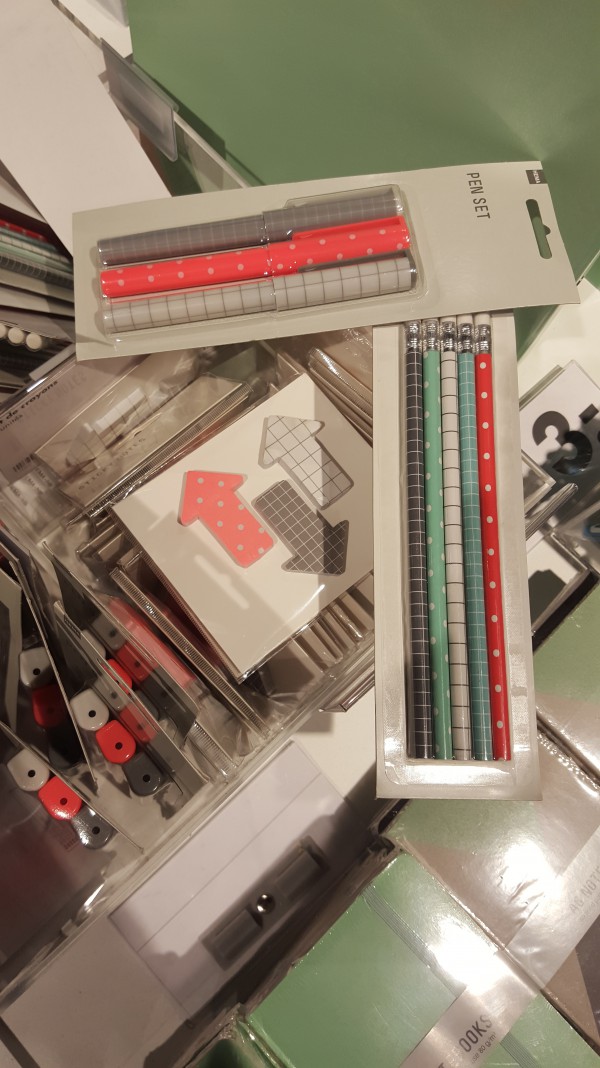 hema-strasbourg-stylo-postit