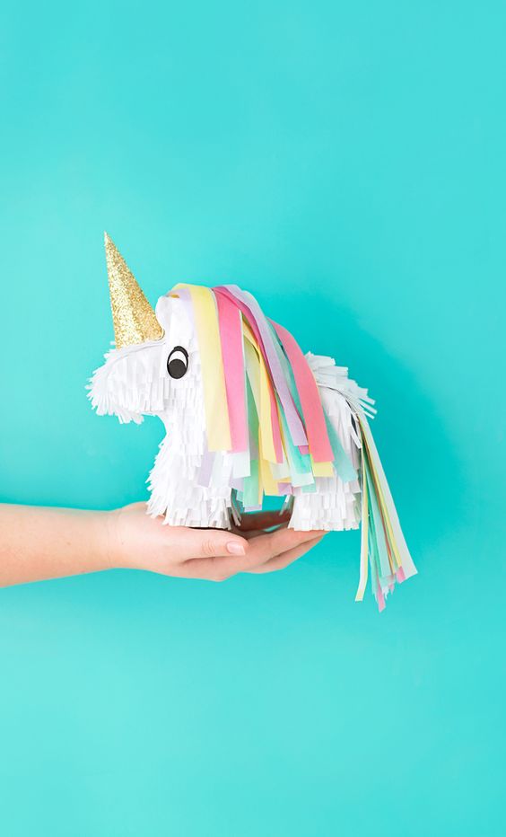 anniversaire-licorne-pinata