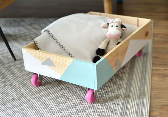 caisse-bois-jouets-roulettes