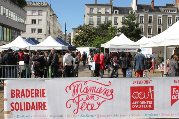 ApprentisAuteuil_Braderie_Mamansenfête_1