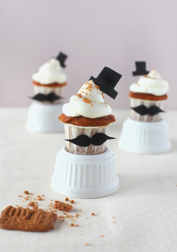 cupcakes-chapeau-moustache